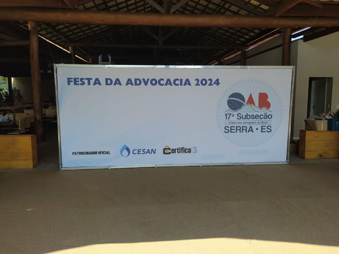 Backdrop de 5 metros com lona impressa em evento